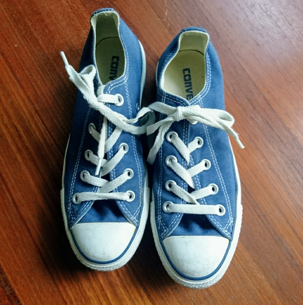 Navy blue chucks size 6